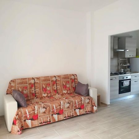 Attico Con Terrazzo Relax Apartment ลาดิสโปลี ภายนอก รูปภาพ