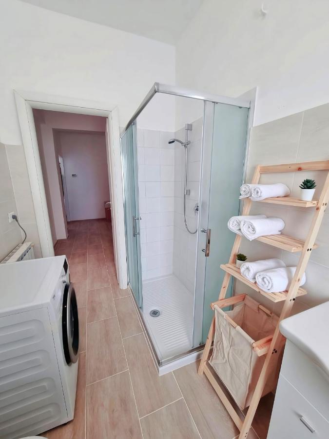 Attico Con Terrazzo Relax Apartment ลาดิสโปลี ภายนอก รูปภาพ